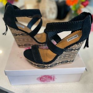 SOLD Not Rated black wedge 8.5